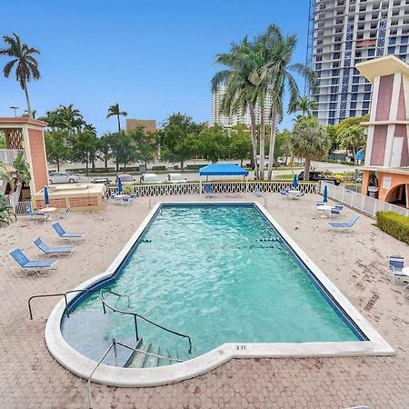 Appartement Hallandale Gulfstream Pool Walk To The Beach à Hallandale Beach Extérieur photo